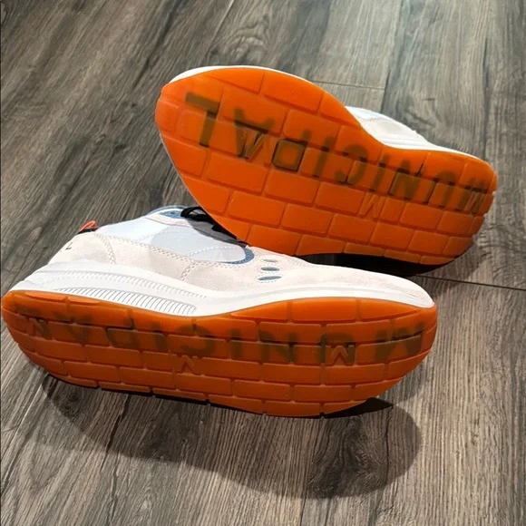 Stylish Municipal and Origin Sneakers - Picture 6 of 7